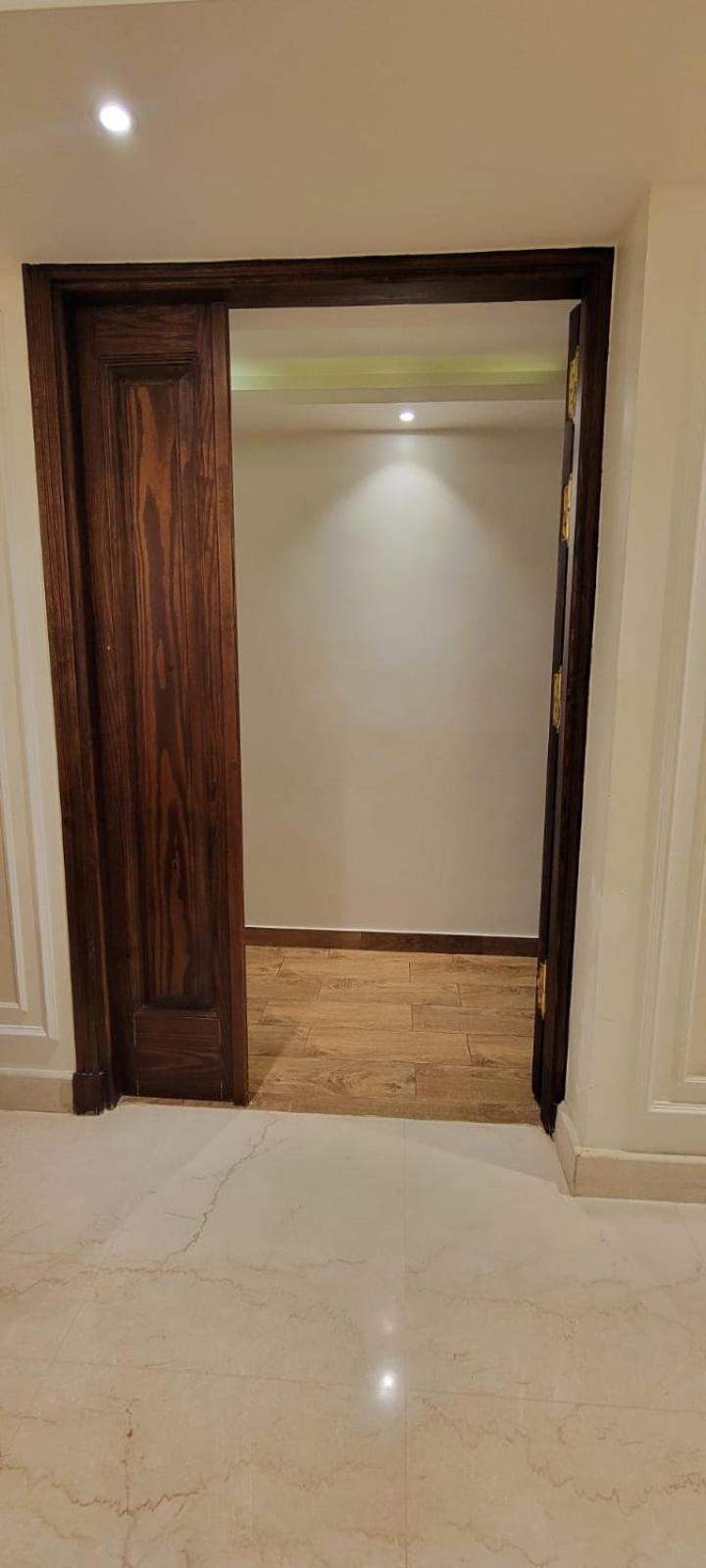 Luxury Mohandisem 703 *